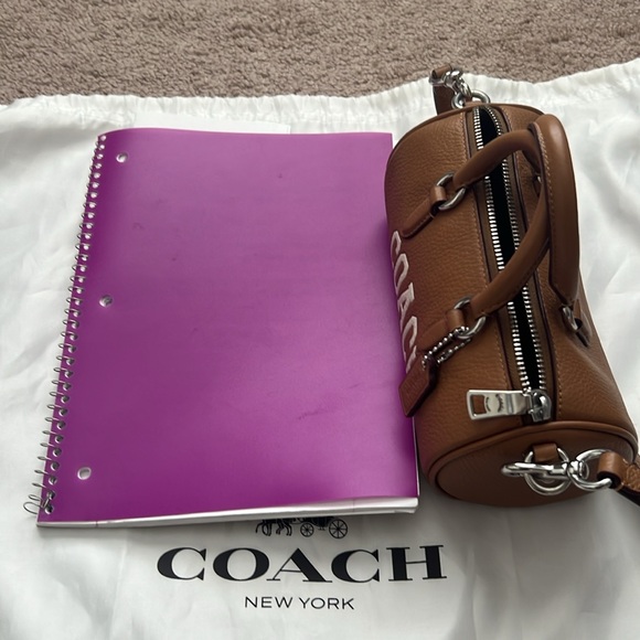 Coach Tan Mini Bag with Structured Design and Adjustable Strap - Picture 4 of 5